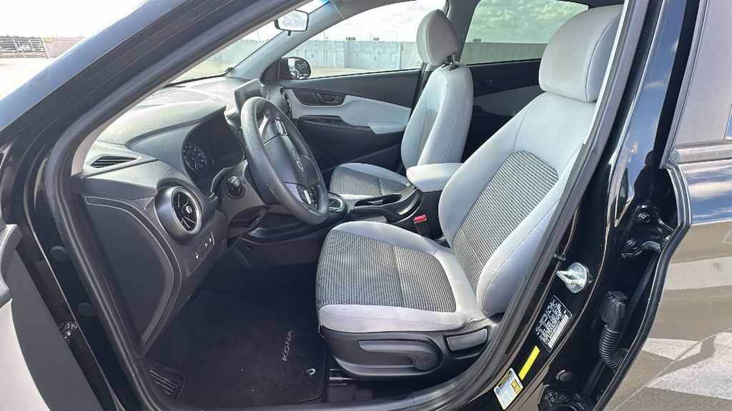 2022 Hyundai Kona SE Black at AutoSavvy Houston Southwest