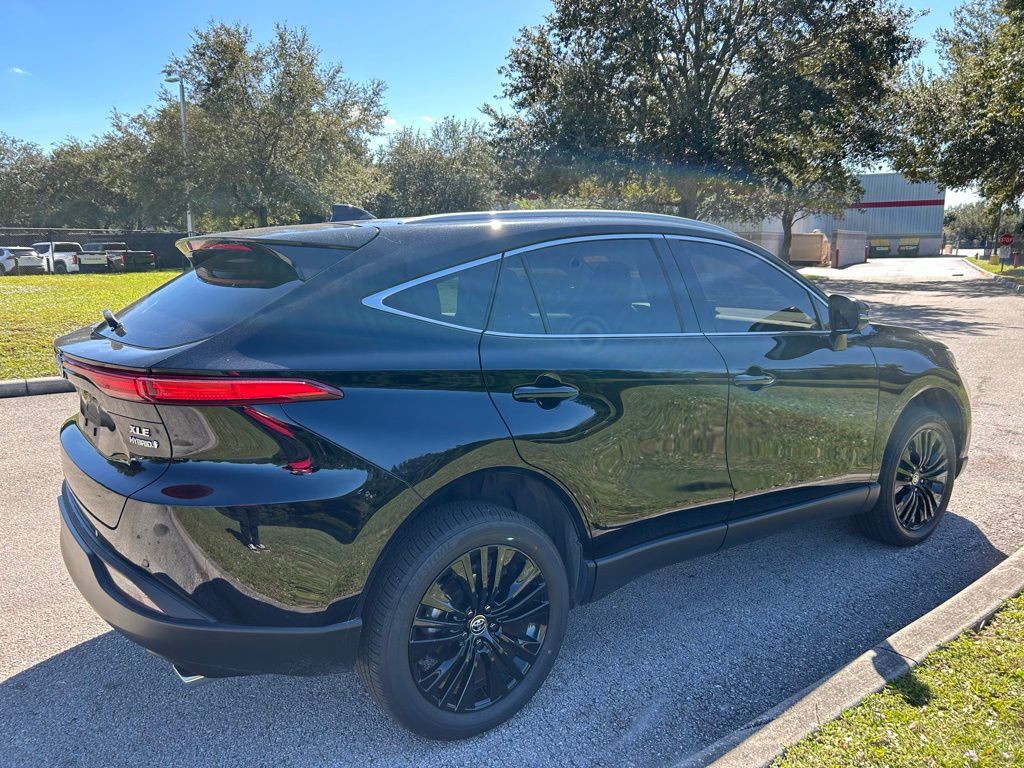 Thumbnail: 2022 Toyota Venza - 5