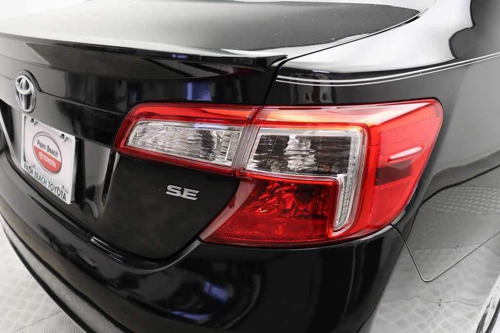 2014 Toyota Camry SE 9