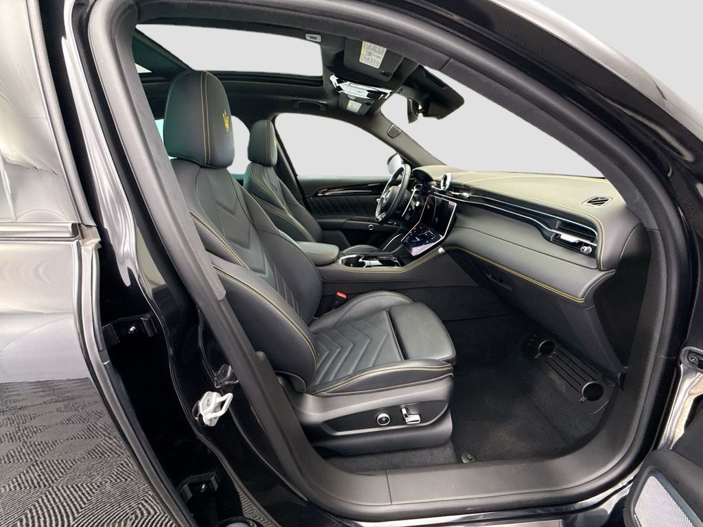 Thumbnail: 2023 Maserati Grecale - 19