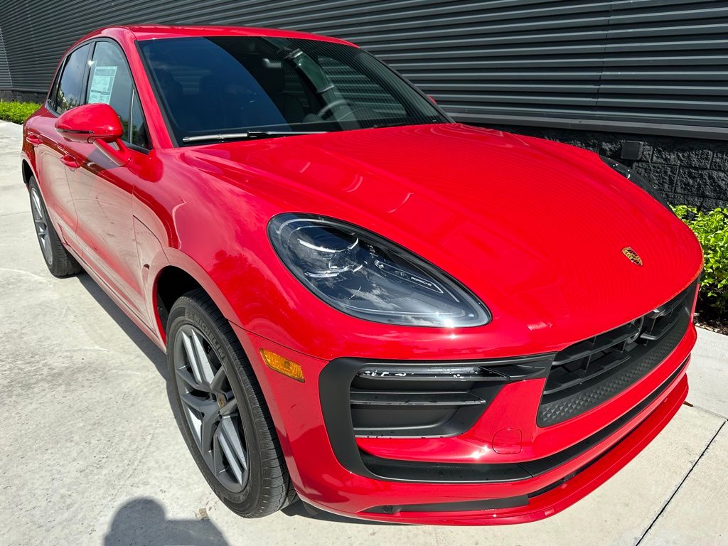 Thumbnail: 2025 Porsche Macan - 10