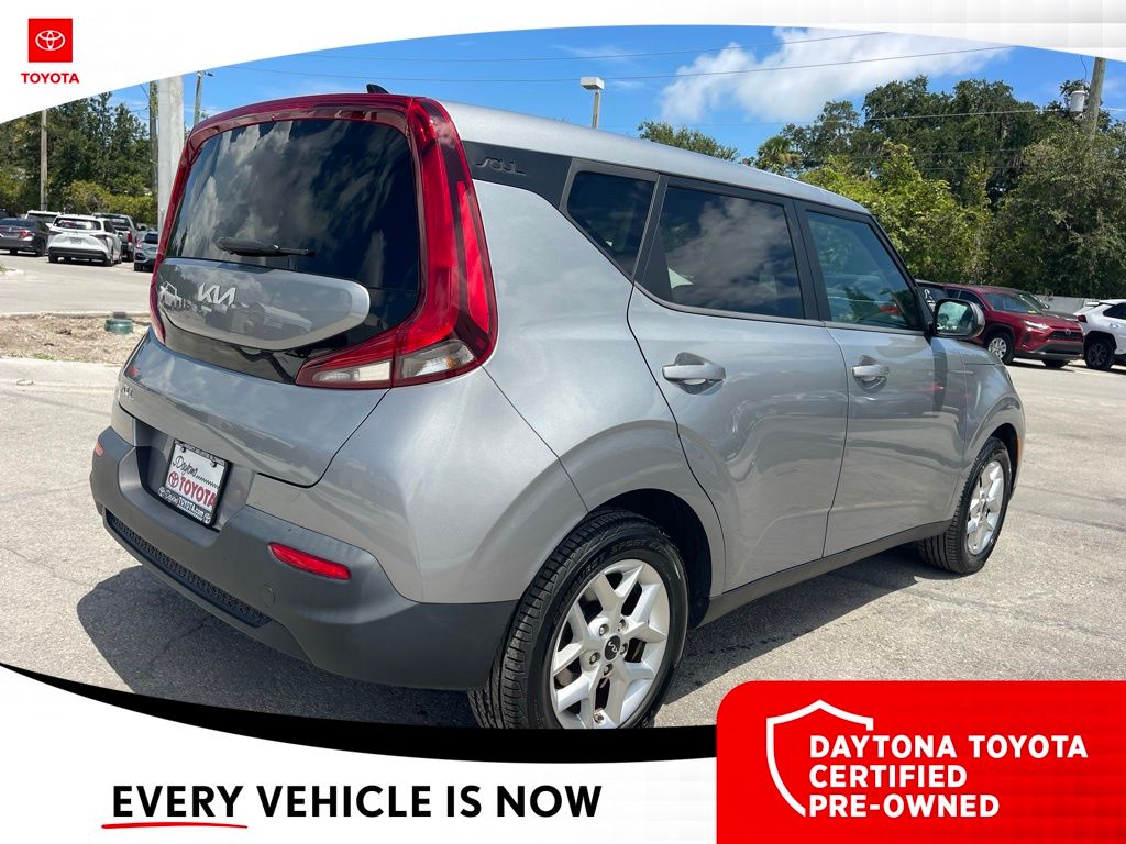2022 Kia Soul LX photo 12