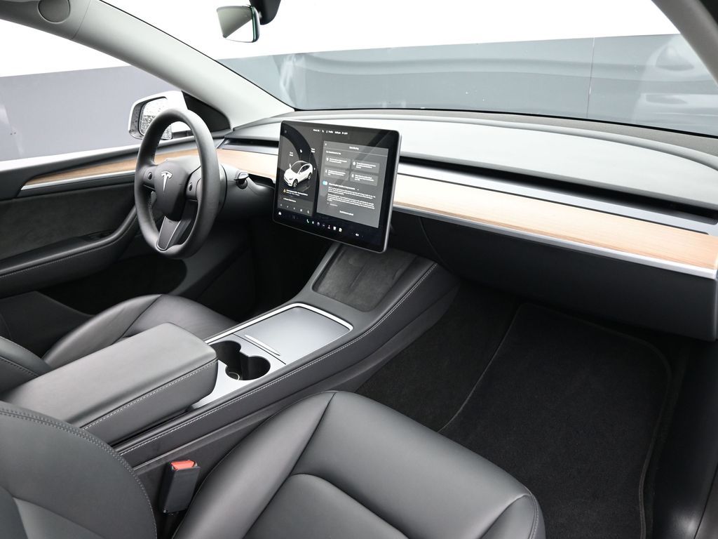 2024 Tesla Model Y Long Range Dual Motor All-Wheel Drive