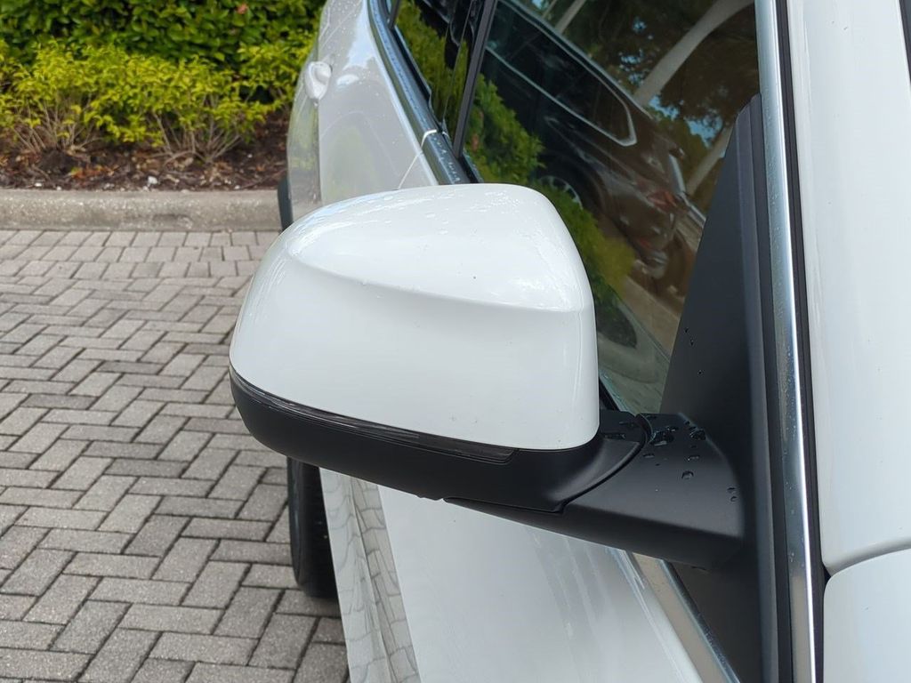New 2026 White BMW sDrive40i image 12