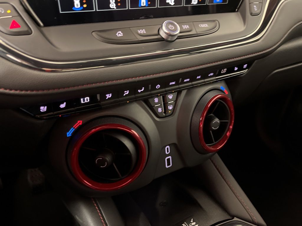 Thumbnail: 2023 Chevrolet Blazer - 31