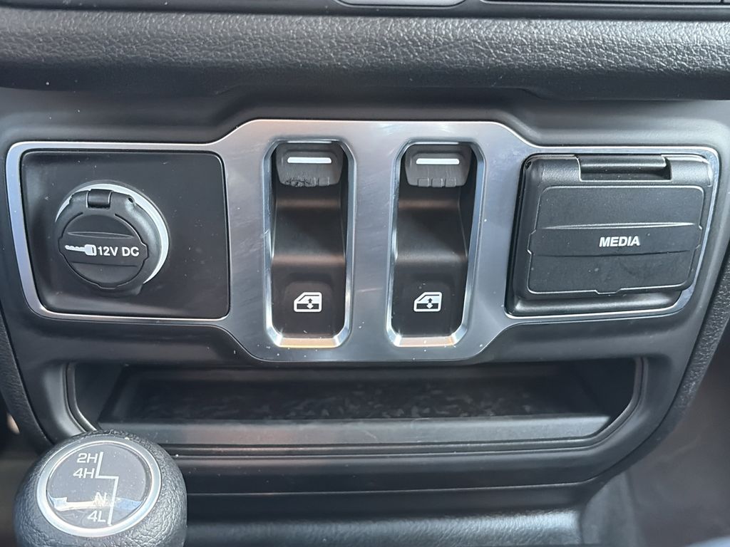 Used 2025 Jeep Wrangler SUV