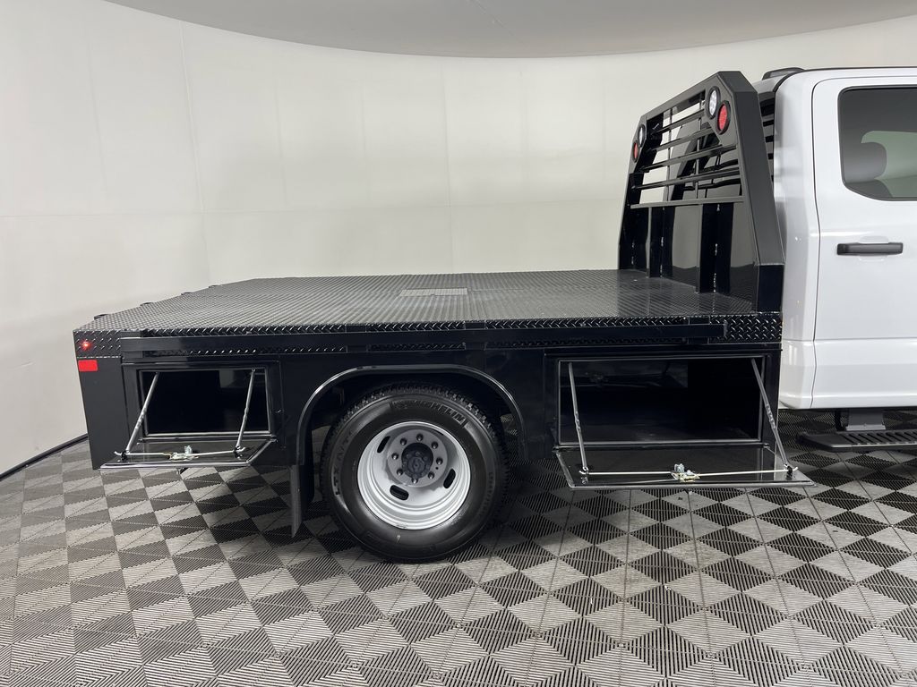 2025 Ford F-350 Crew Cab DRW 4WD Harbor Flatbed Truck for sale #9F0381 - photo 25