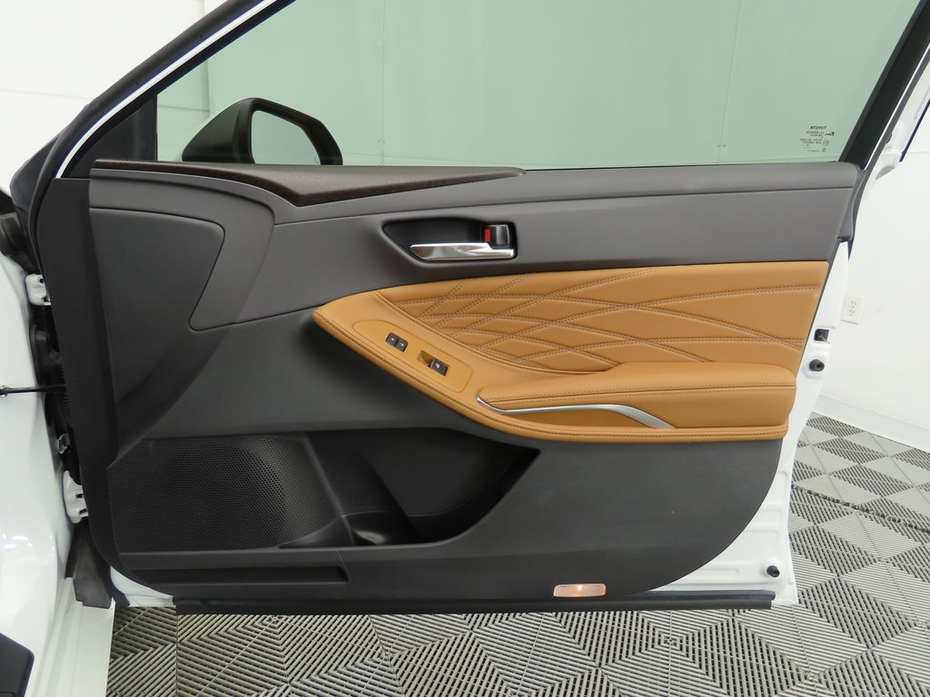2020 Toyota Avalon Limited 26