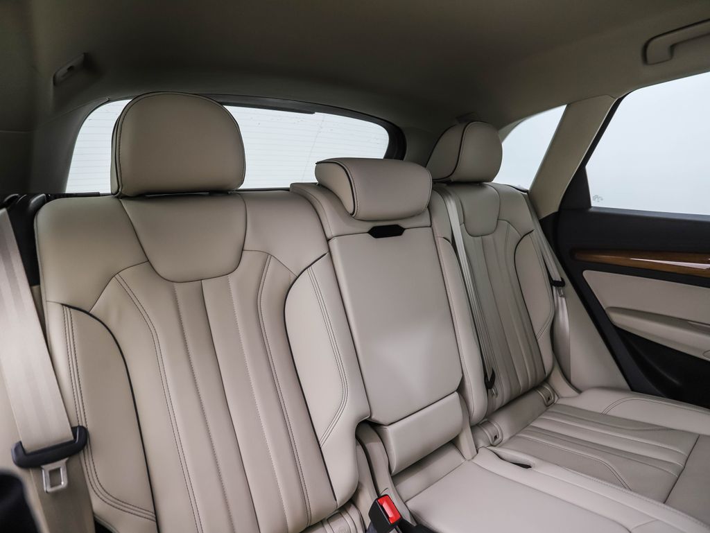 Thumbnail: 2023 Audi Q5 - 27