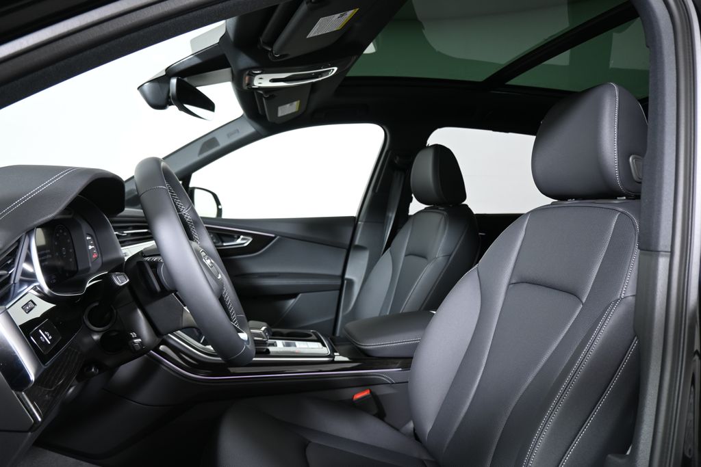 Thumbnail: 2026 Audi Q7 - 13