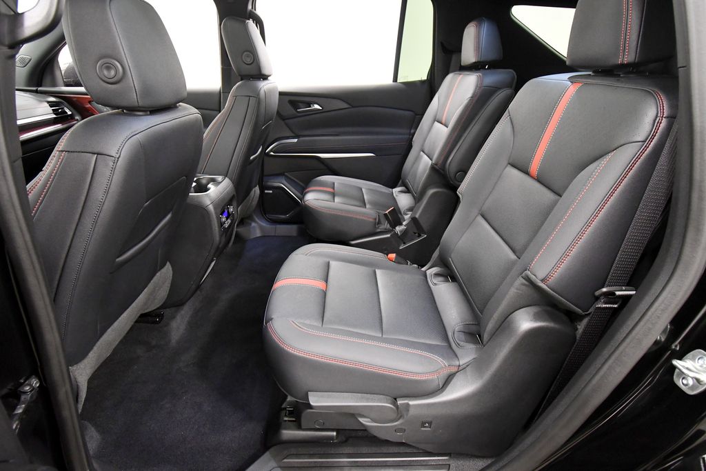 Used 2024 Chevrolet Traverse SUV