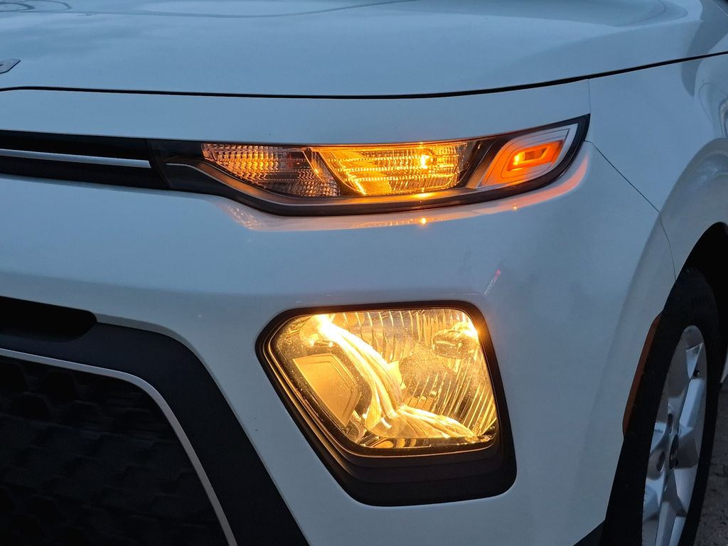 2022 Kia Soul LX White at Wharton Ford