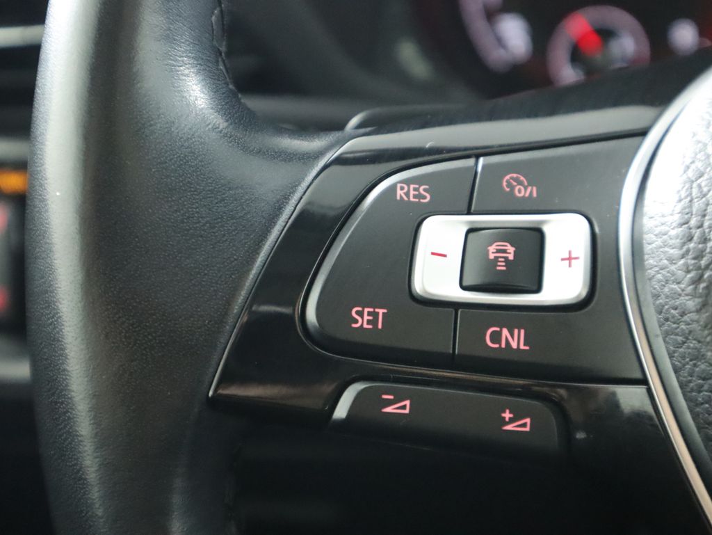 Thumbnail: 2020 Volkswagen Passat - 11