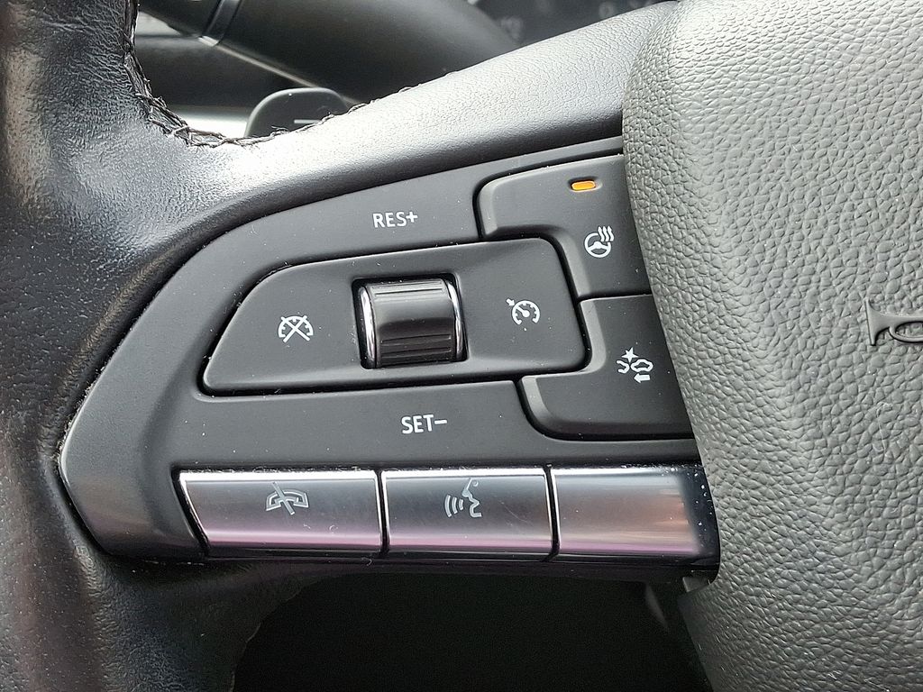 Thumbnail: 2021 Cadillac XT4 - 22