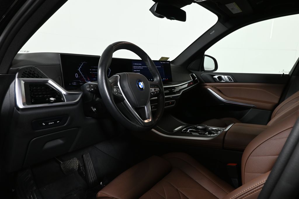 Thumbnail: 2025 BMW X5 - 16