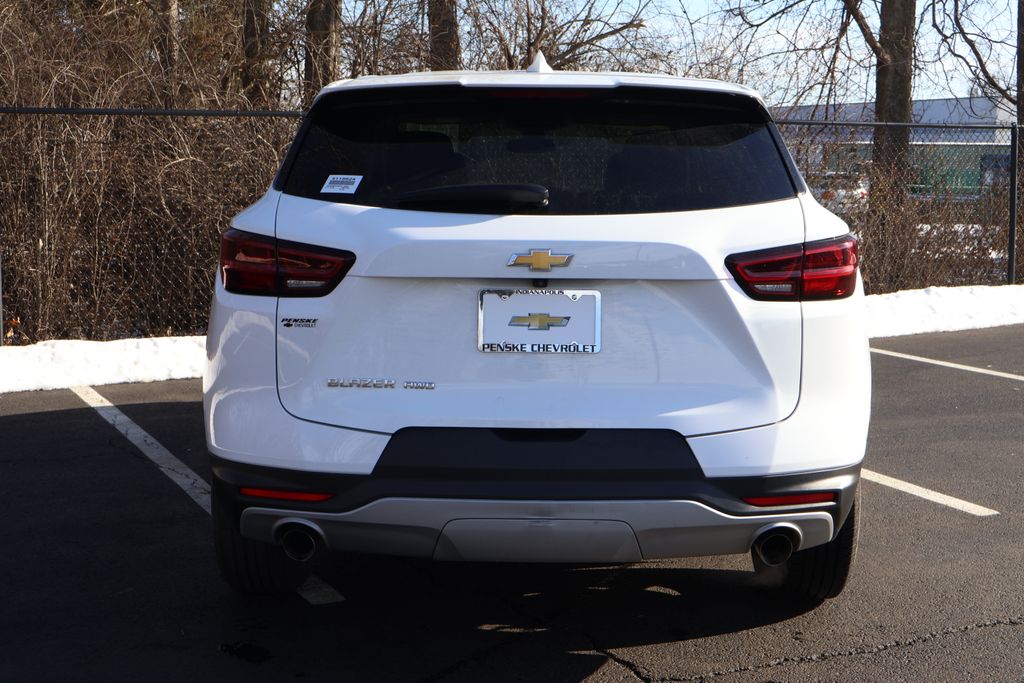 Thumbnail: 2023 Chevrolet Blazer - 8