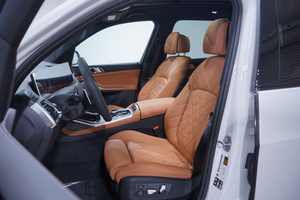 Thumbnail: 2026 BMW X7 - 7