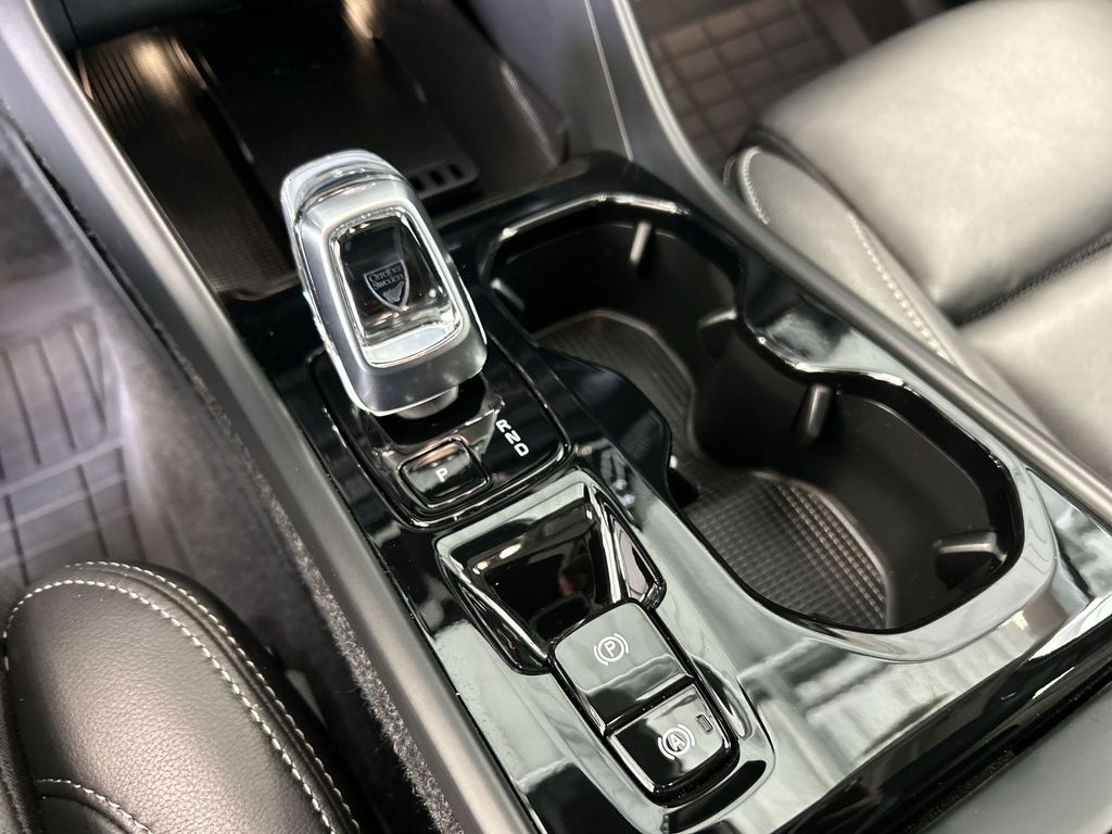 Thumbnail: 2026 Volvo XC40 - 20