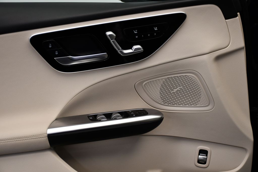 Thumbnail: 2022 Mercedes-Benz C-Class - 32