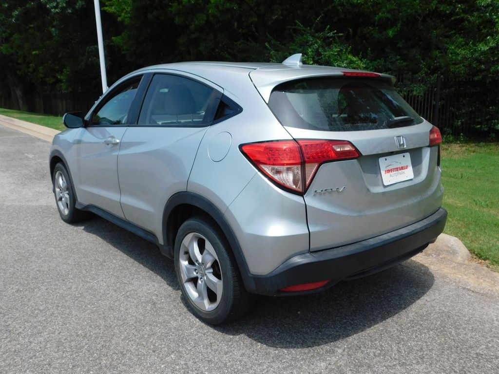 Thumbnail: 2016 Honda HR-V - 3