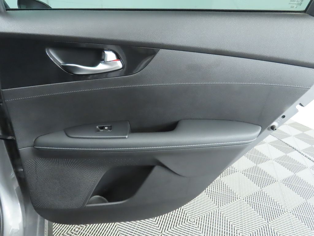Thumbnail: 2024 Kia Forte - 28