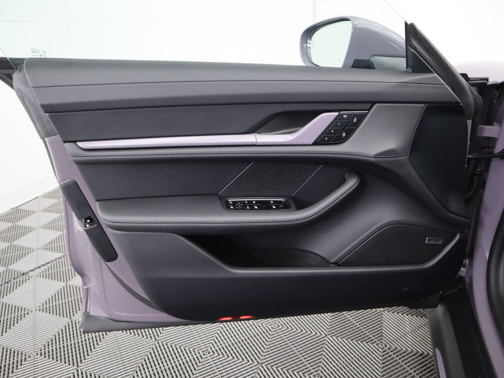 Thumbnail: 2025 Porsche Taycan - 25