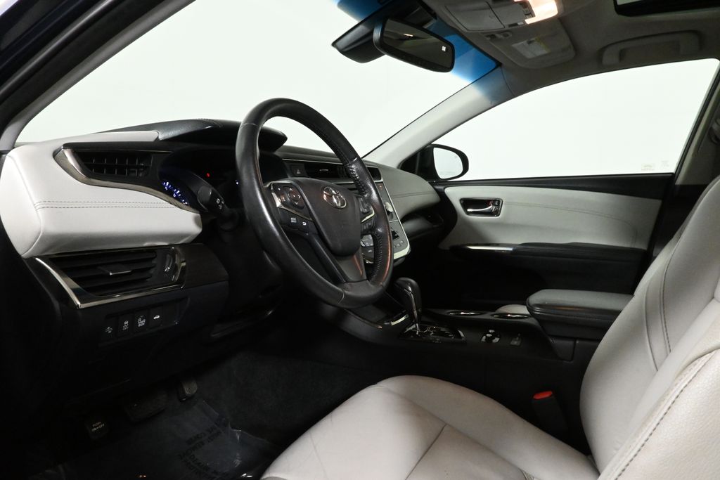 Thumbnail: 2017 Toyota Avalon - 16