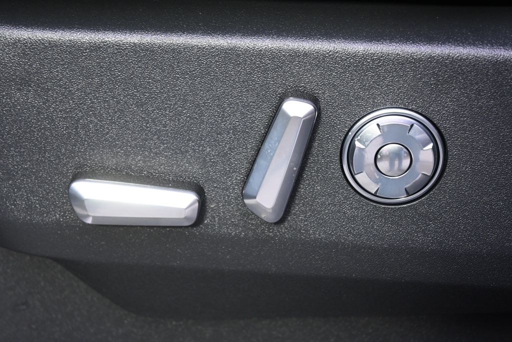 New 2026 Black Lincoln Reserve image 14