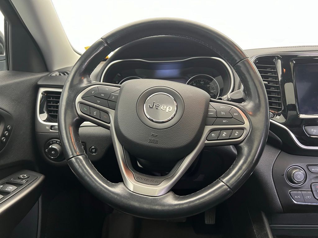 Thumbnail: 2021 Jeep Cherokee - 16