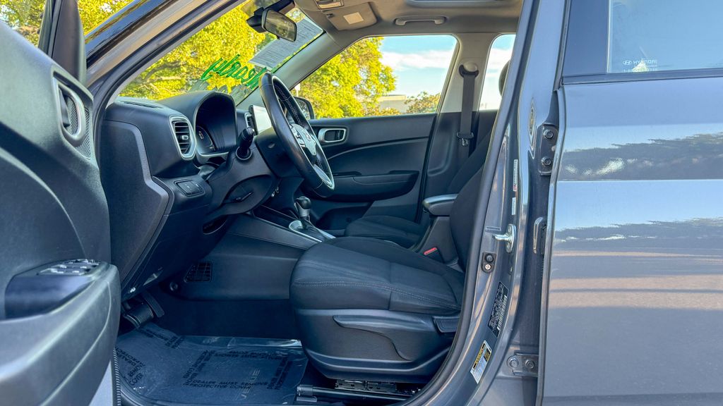 Used 2024 Hyundai Venue SEL 4D Sport Utility