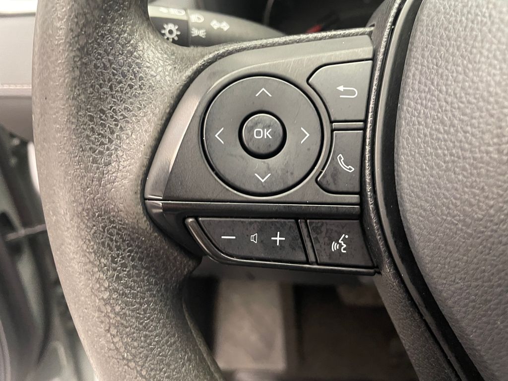 2022 Toyota RAV4 XLE 29
