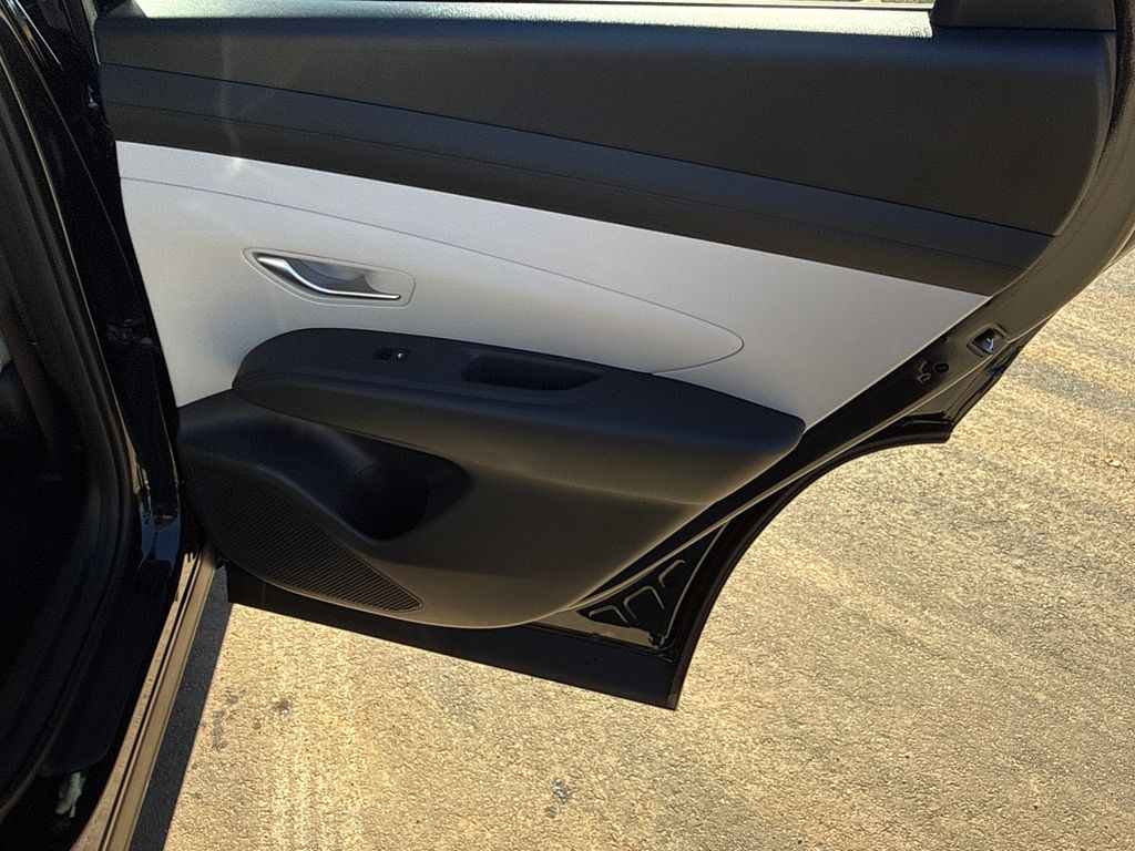 New 2026 Black HYUNDAI SEL image 17