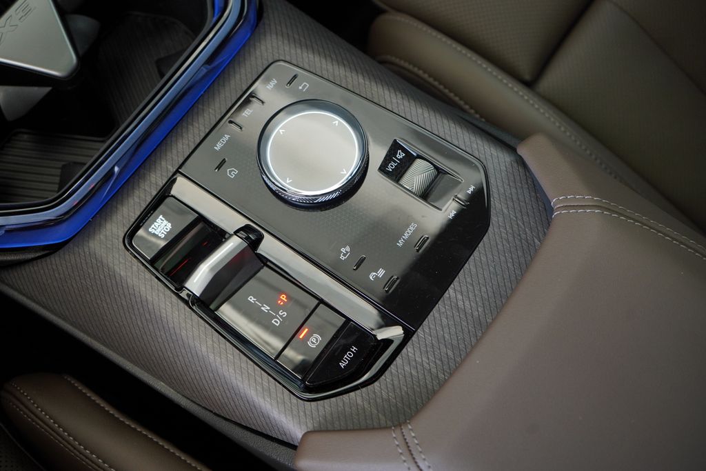 Thumbnail: 2026 BMW X3 - 18