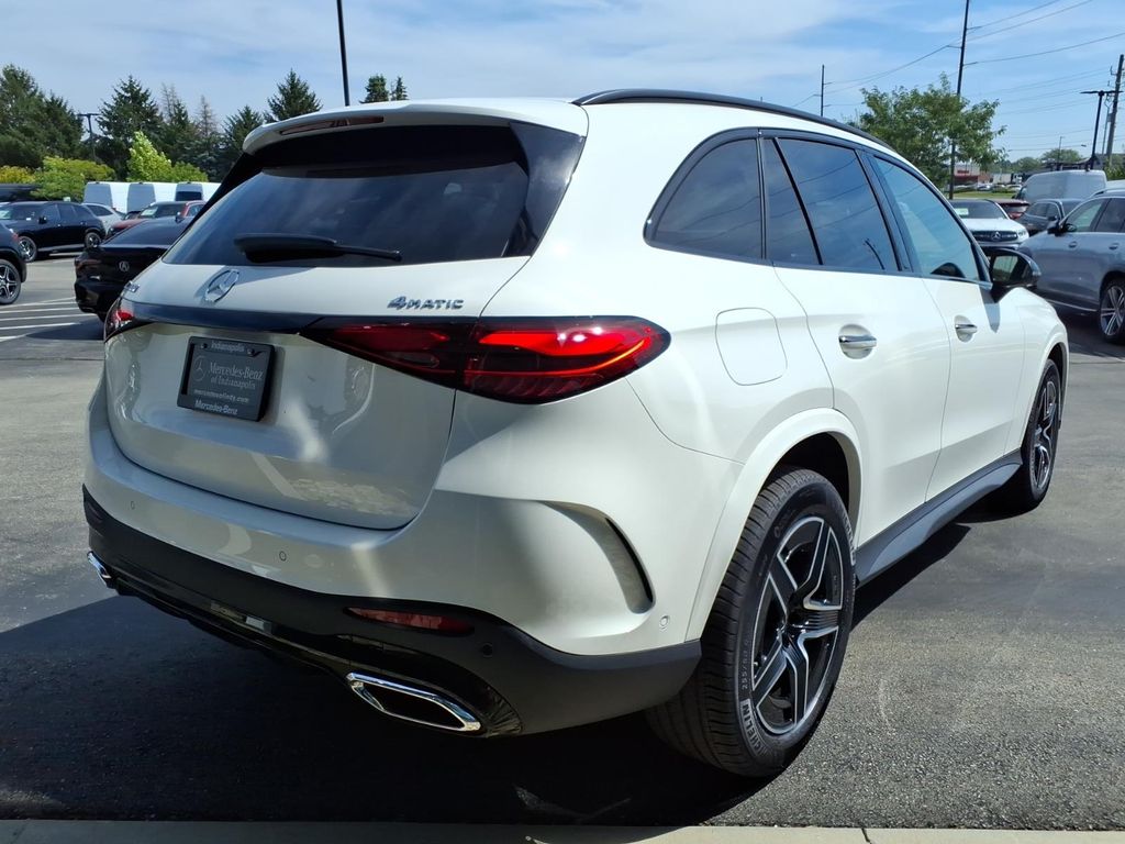 New 2027 Polar White Mercedes-Benz GLC 300 image 6