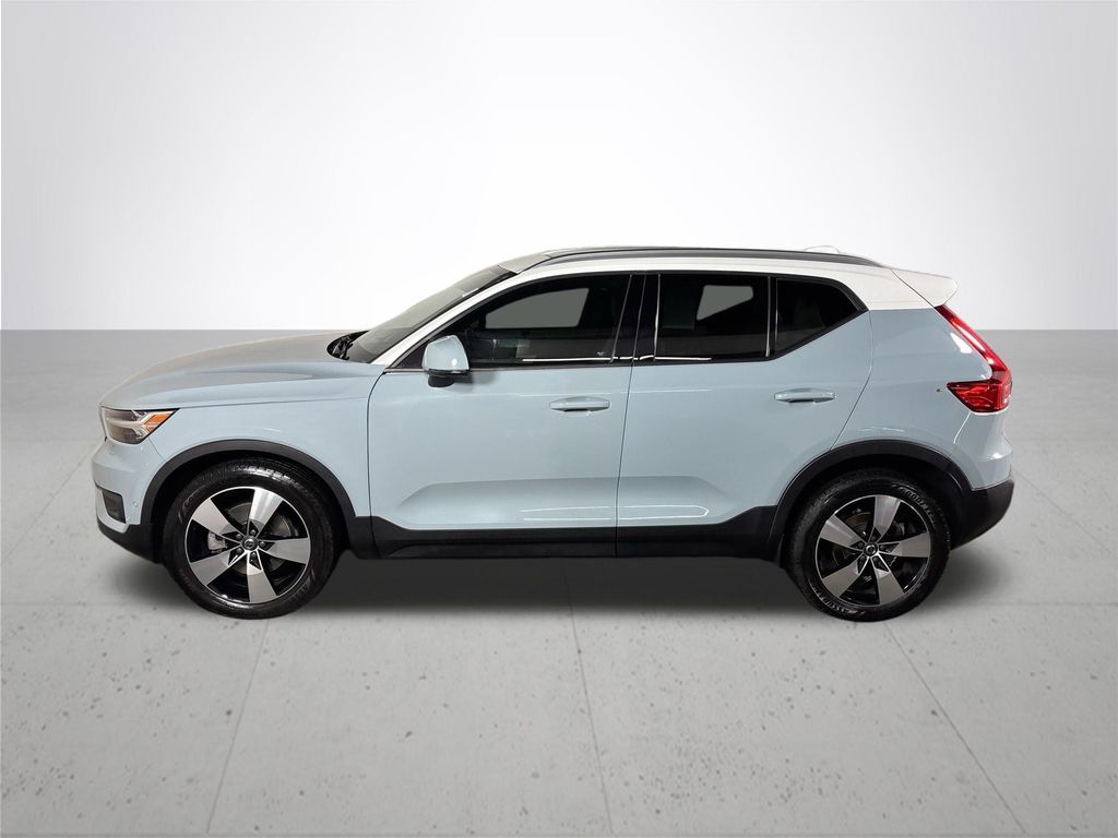 2019 Volvo XC40 Momentum