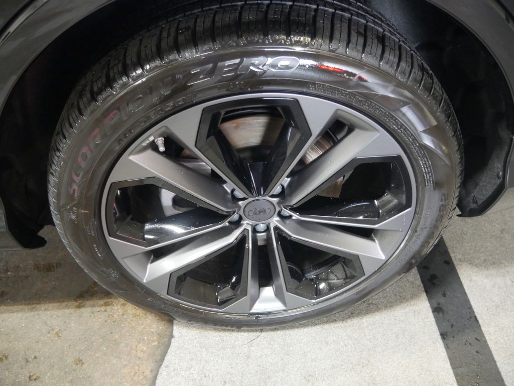 Thumbnail: 2026 Audi Q7 - 13