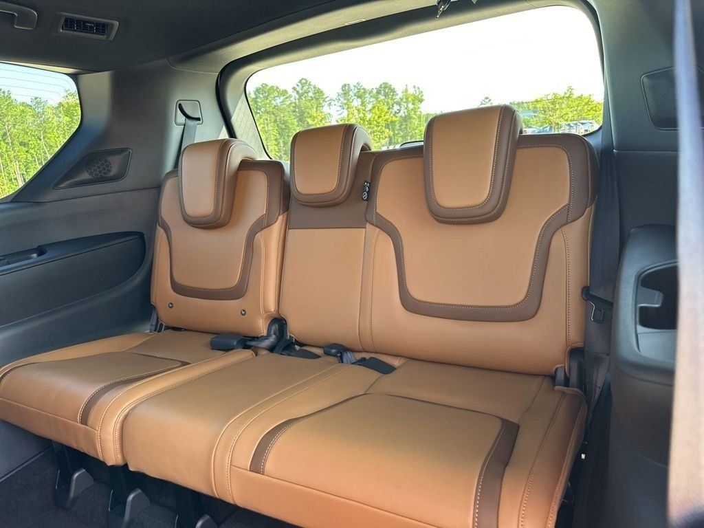 2025 Aspen White Tricoat Nissan Armada SL RWD SUV