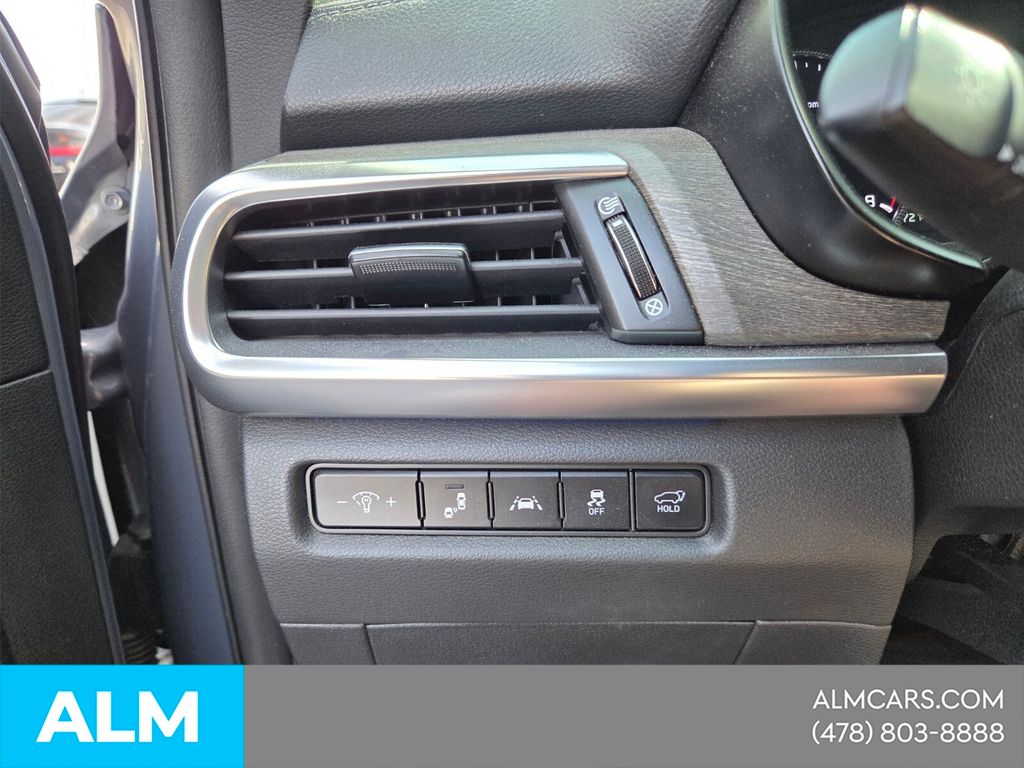 Used 2021 Silver Kia SX image 31
