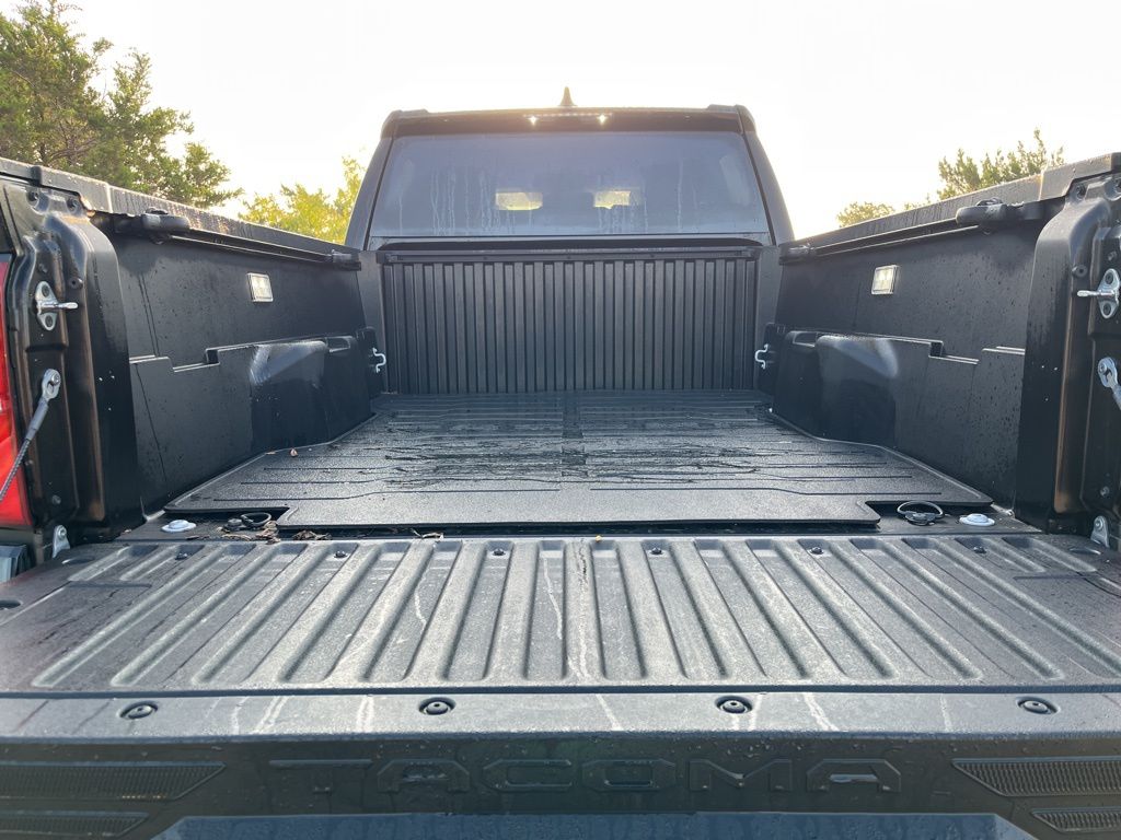 2024 Toyota Tacoma TRD Off-Road 8