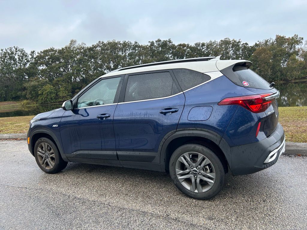 Thumbnail: 2023 Kia Seltos - 3