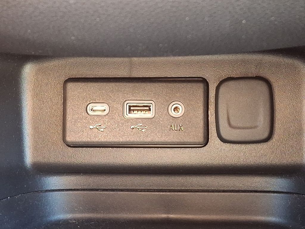 Thumbnail: 2023 Chevrolet Equinox - 26