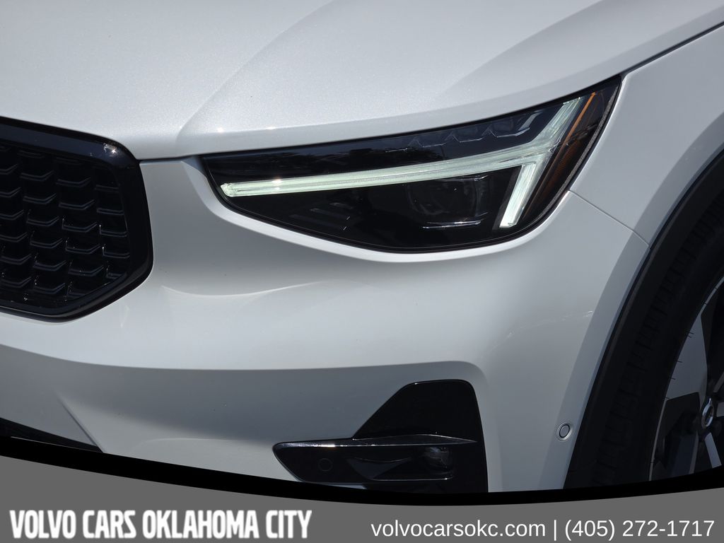2026 Volvo XC40 Plus - Photo 11