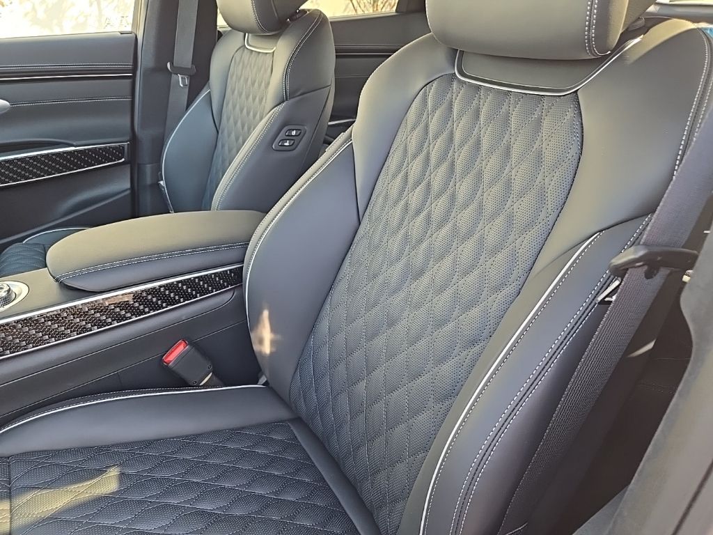 2025 Genesis GV70  15