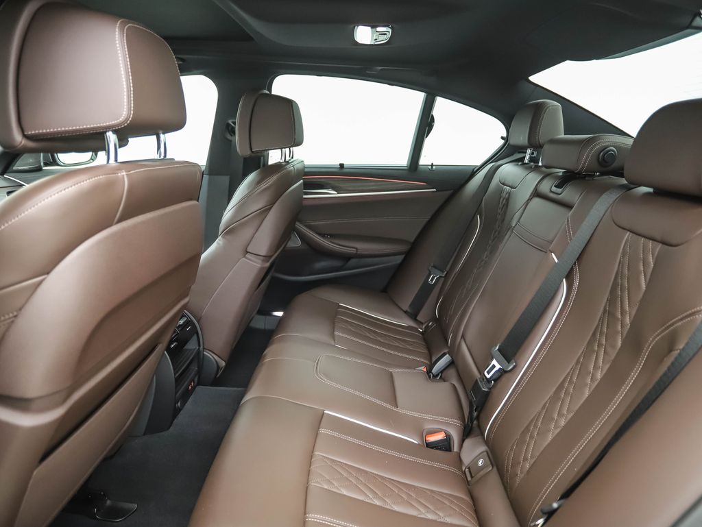 Thumbnail: 2023 BMW 5 Series - 22