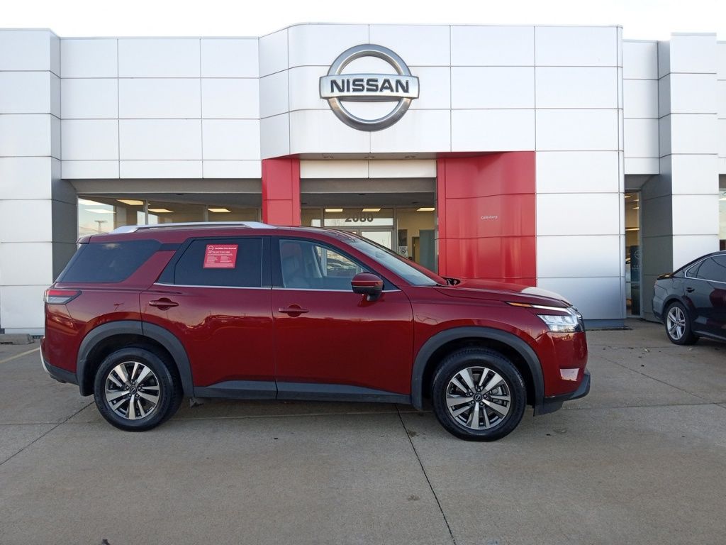 2023 Nissan Pathfinder SL 4WD