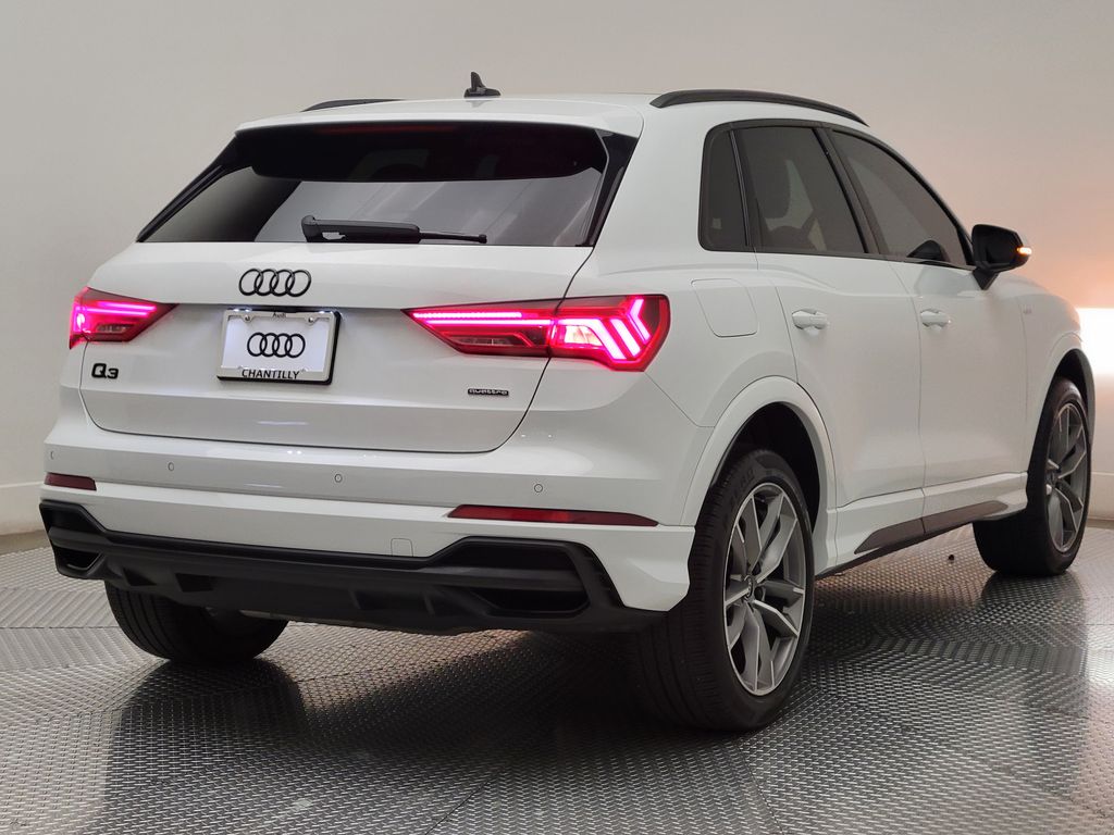Thumbnail: 2023 Audi Q3 - 5