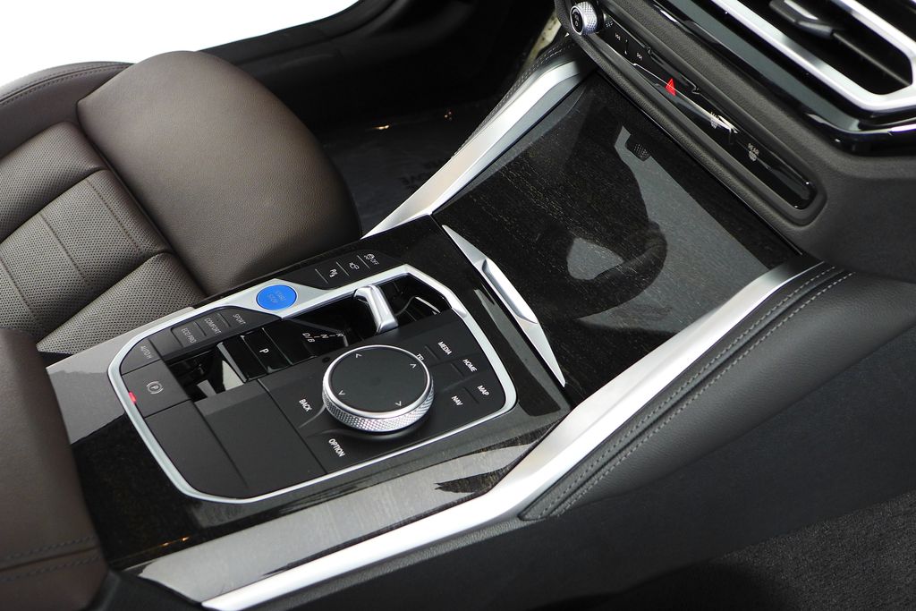 Thumbnail: 2023 BMW i4 - 15