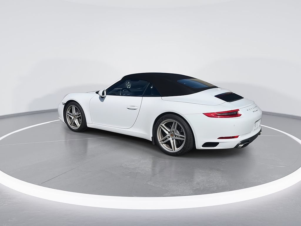 Thumbnail: 2017 Porsche 911 - 6