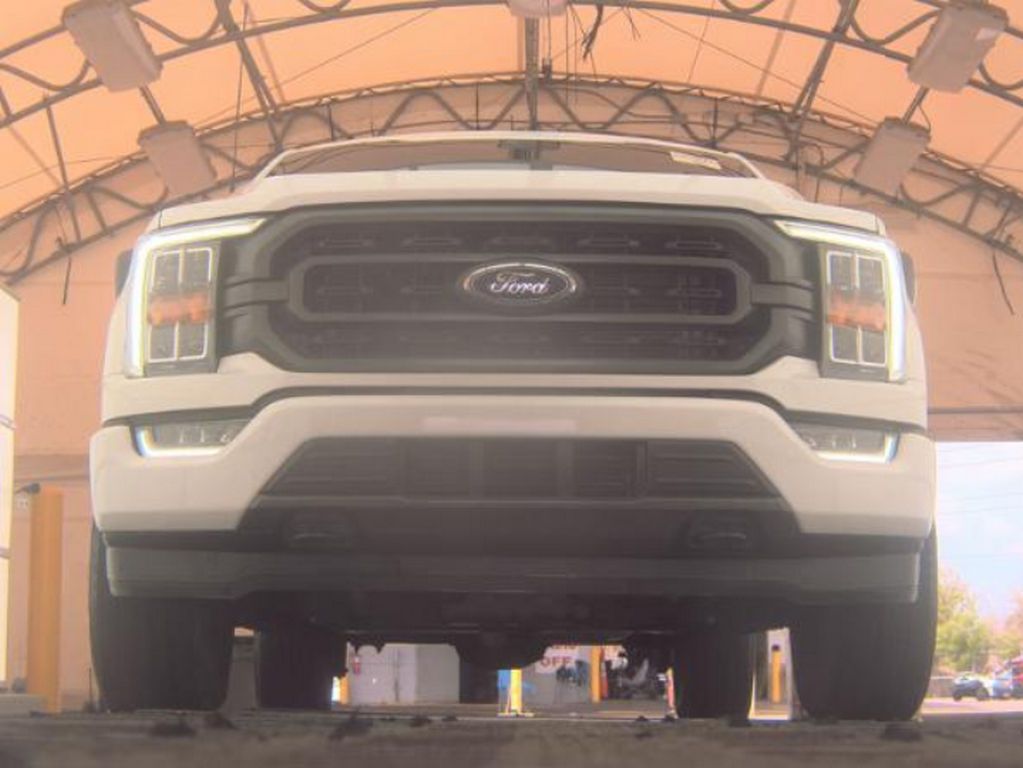 Used 2023 White Ford XLT image 3