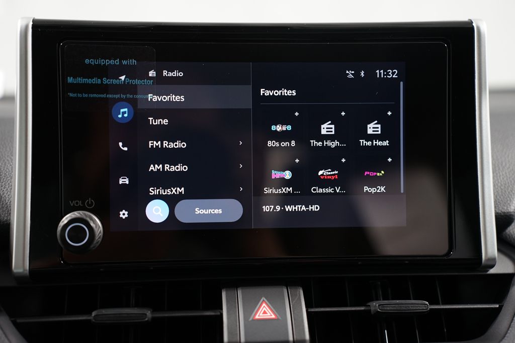 2025 Toyota RAV4 XLE 18